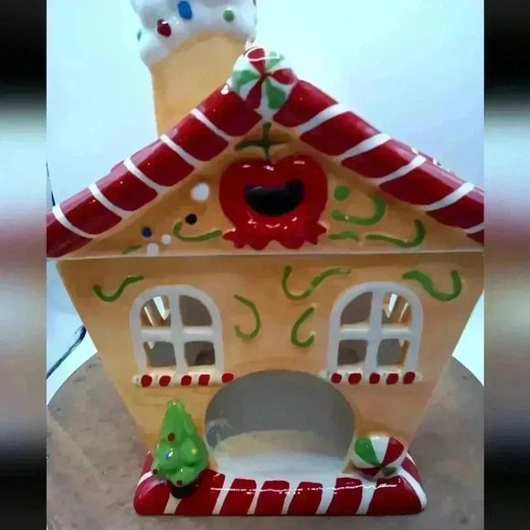Lori Grenier Glazed Ceramic Gingerbread House Tealight Wax Burner/Tart Warmer. - Picture 11 of 12